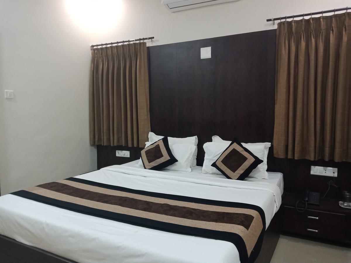 Hotel Nilay Dwarka  Luaran gambar